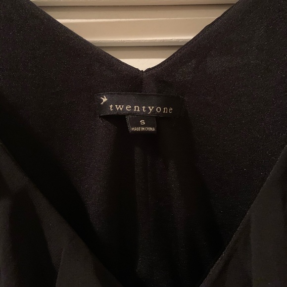 Romantic Black Ruffle Dress - Picture 4 of 7